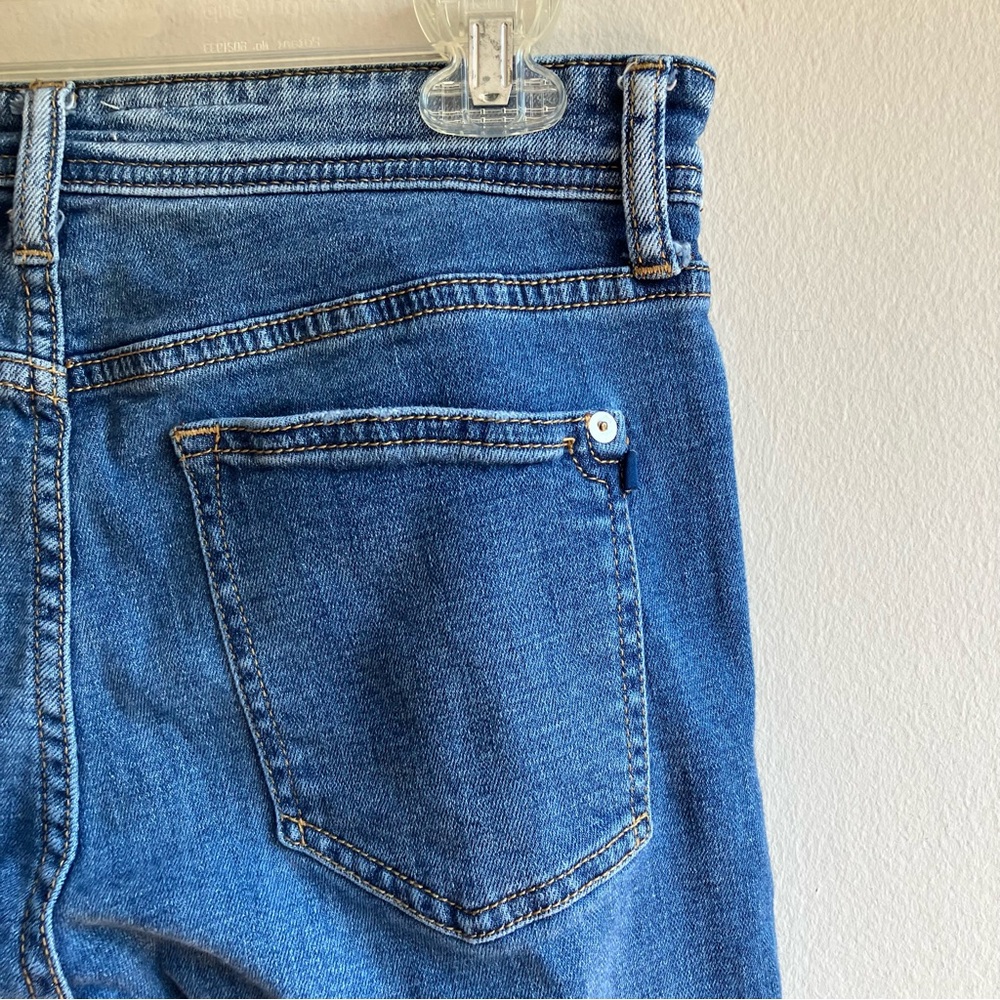 Anthropologie Pilcro Mid Rise Slim Boyfriend Crop Jeans Size 27 Distressed Denim - Picture 9 of 14